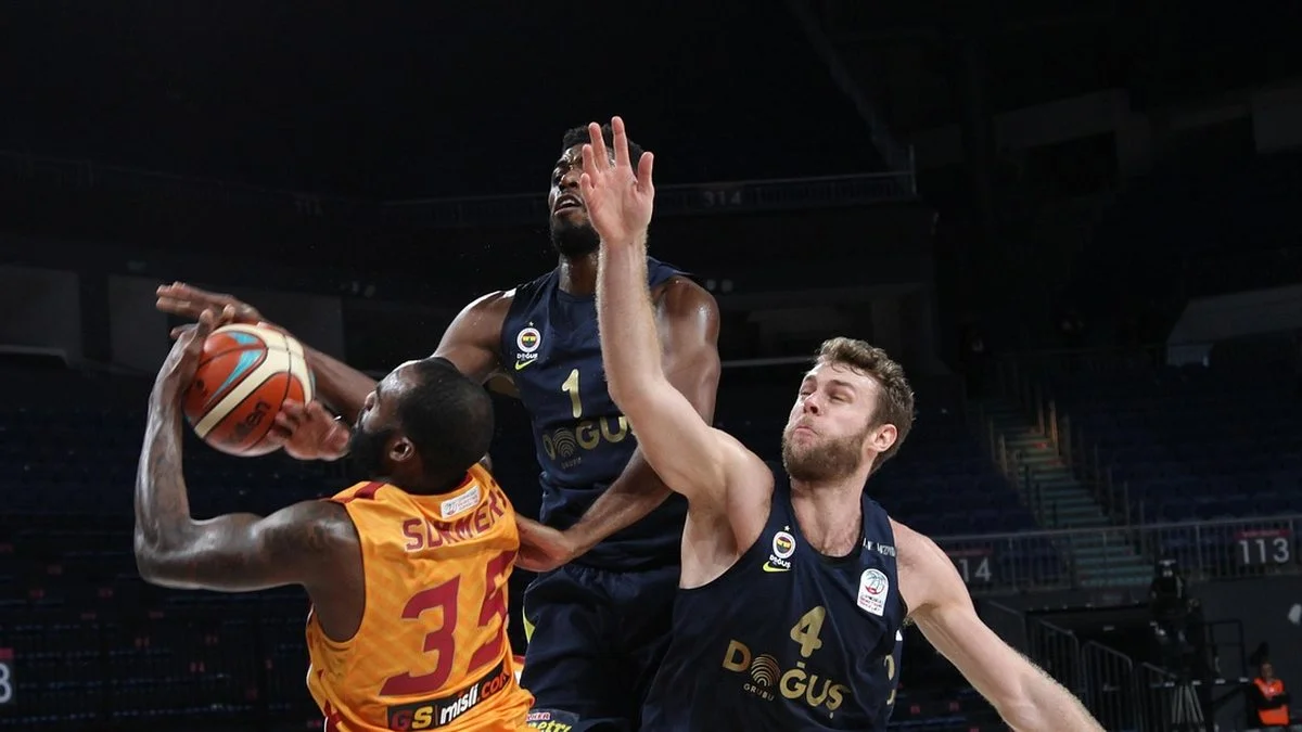 WNBA开季一月：阿贾·威尔逊领跑，替补深度轮换效率成奖项关键